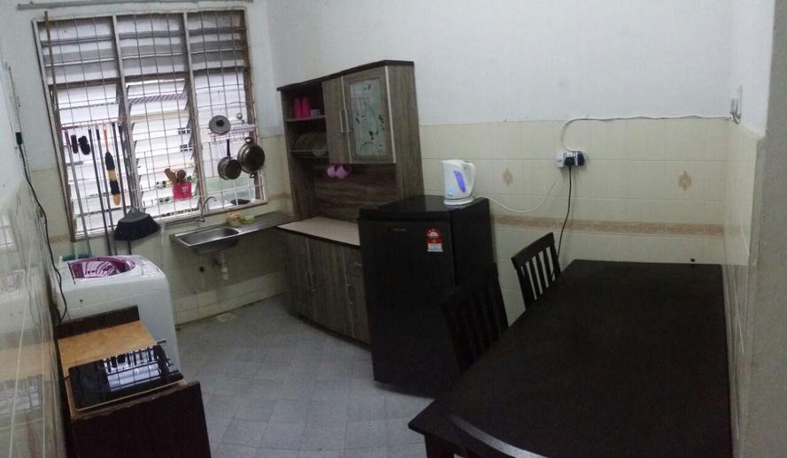 Kuantan Homestay Hasimah Guesthouse Indera Mahkota 6 Dapur, Mesin Basuh, Peti Sejuk dan Kemudahan Memasak